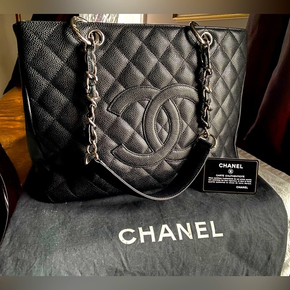 CHANEL Quilted bag - Picture 4 of 16